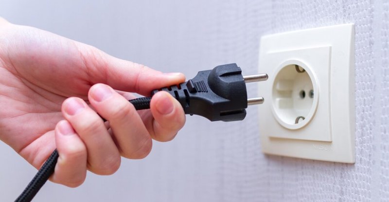 Type F electrical plug